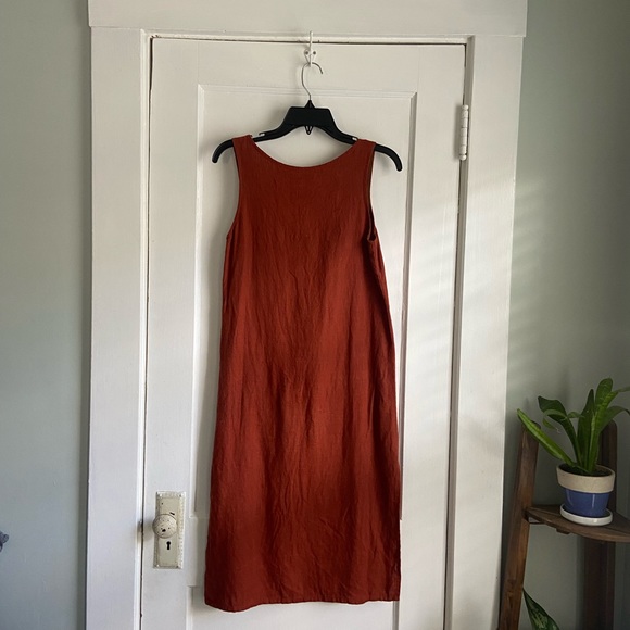 Ursa Minor Chao Sleveless Linen Dress - Picture 2 of 5